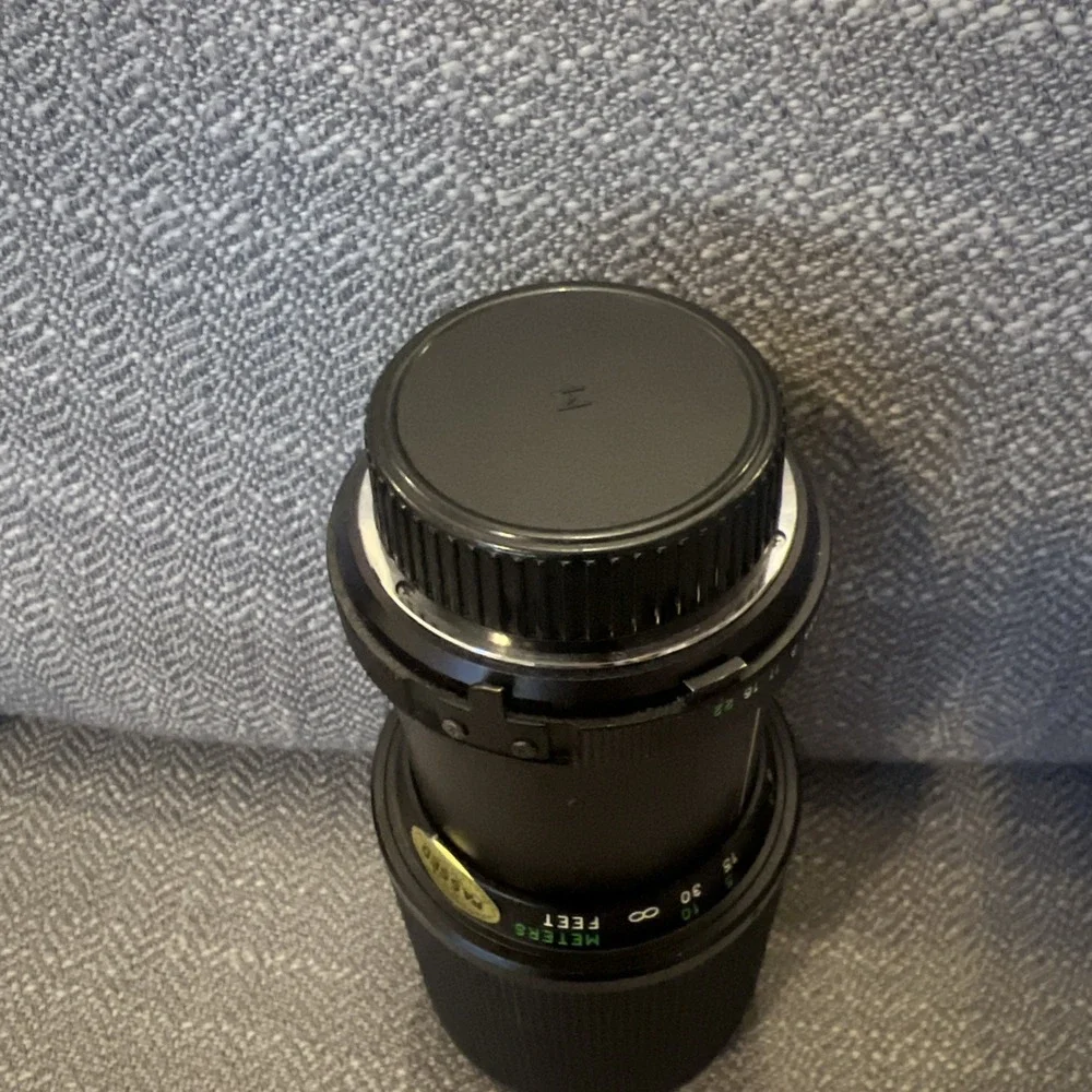Vivitar 75-205mm 1: 3.8 MC Macro Focusing Zoom 62mm Lens